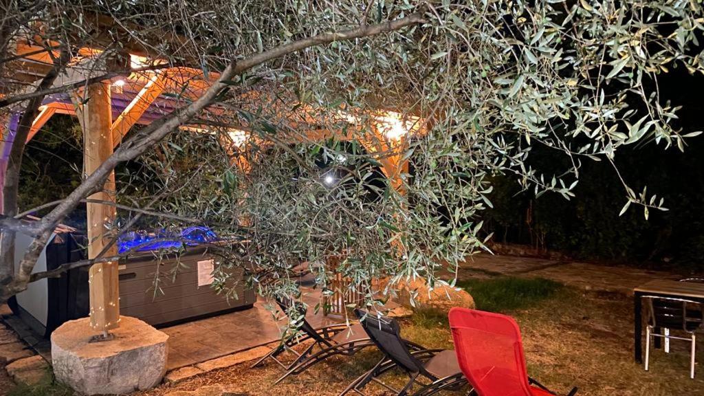 Entre Mer & Maquis, L'Ame De La Corse En Gites De Charme Avec Jacuzzi, Proche Ajaccio Peri Exterior foto